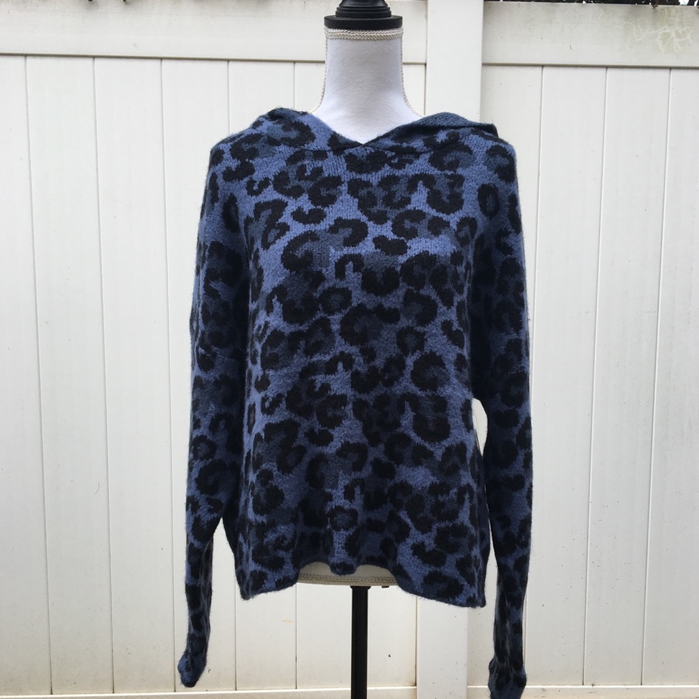 NWT Blue Leopard Print Hoodie Sweater